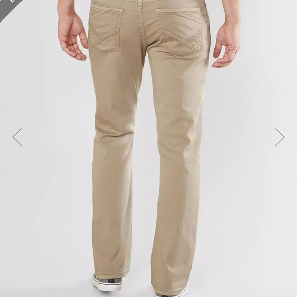 NWT Men's BKE Tyler Straight Leg Khaki Jeans Buckle Size 33x34 - Picture 2 of 3